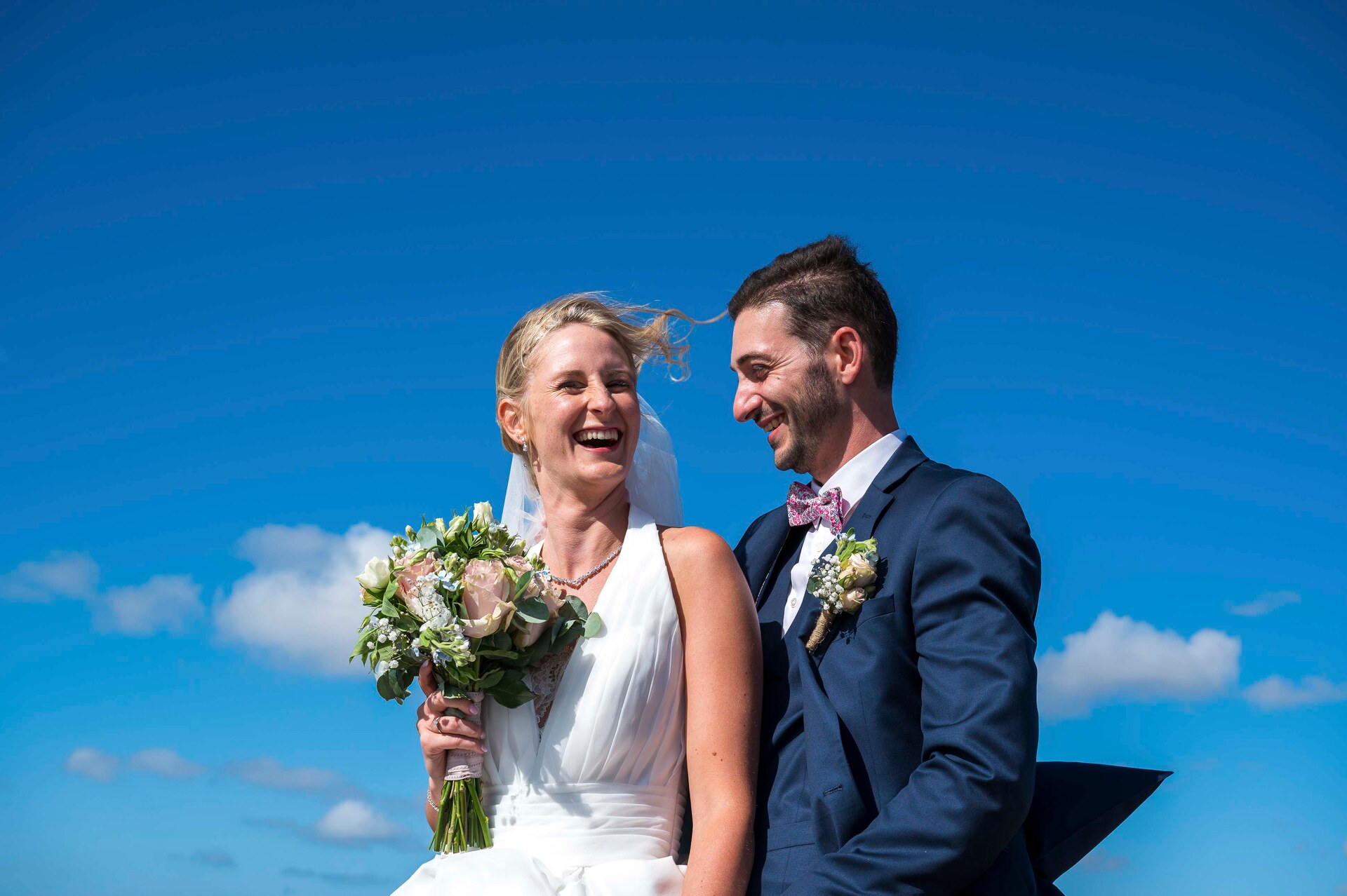 Couple dans les dunes